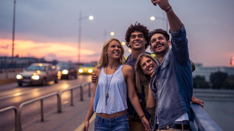 Sognare di essere fidanzata: il viaggio emozionante alla scoperta dell’amore e della felicità